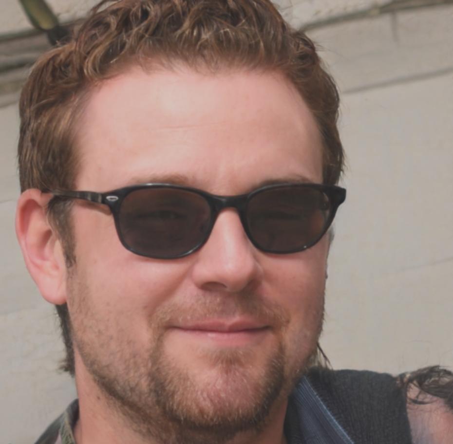 Mentor Lennart Bergström beim Arbeiten an Geschäftsstrategien